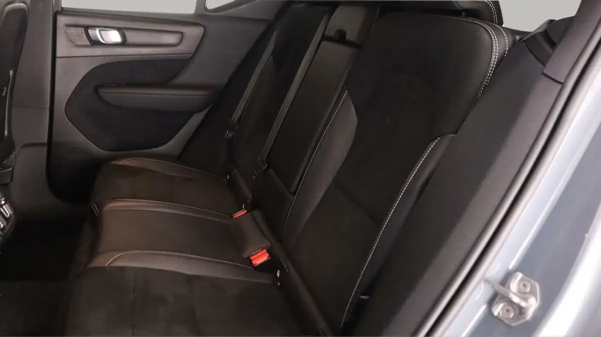 2019-volvo-xc40-20-t5-r-design-big-15