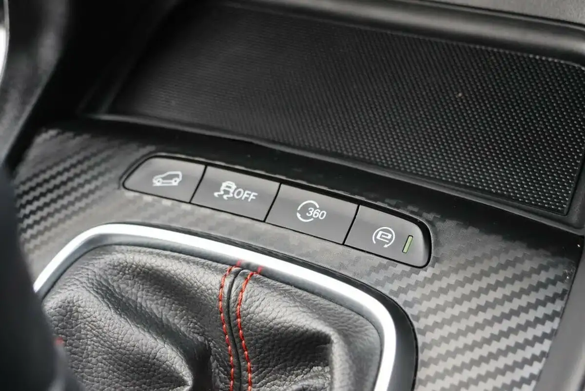2021-mg-zs-suv-15-vti-tech-exclusive-big-18