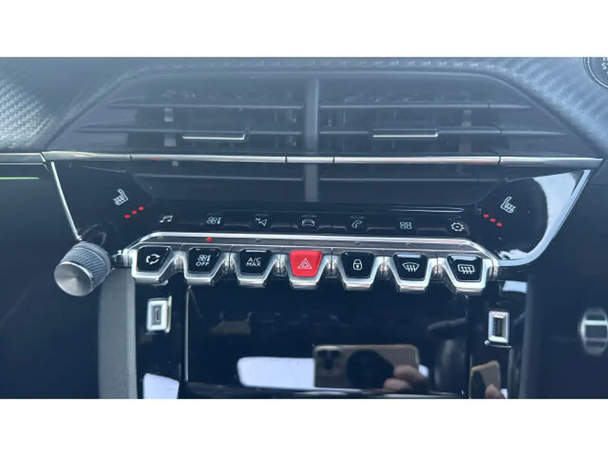 2022-peugeot-2008-suv-12-puretech-gt-big-35