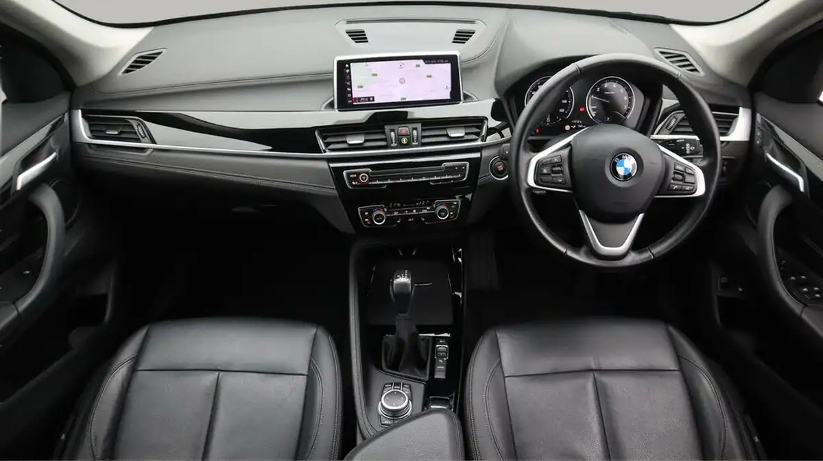 2021-bmw-x1-15-xdrive-25e-phev-xline-big-13