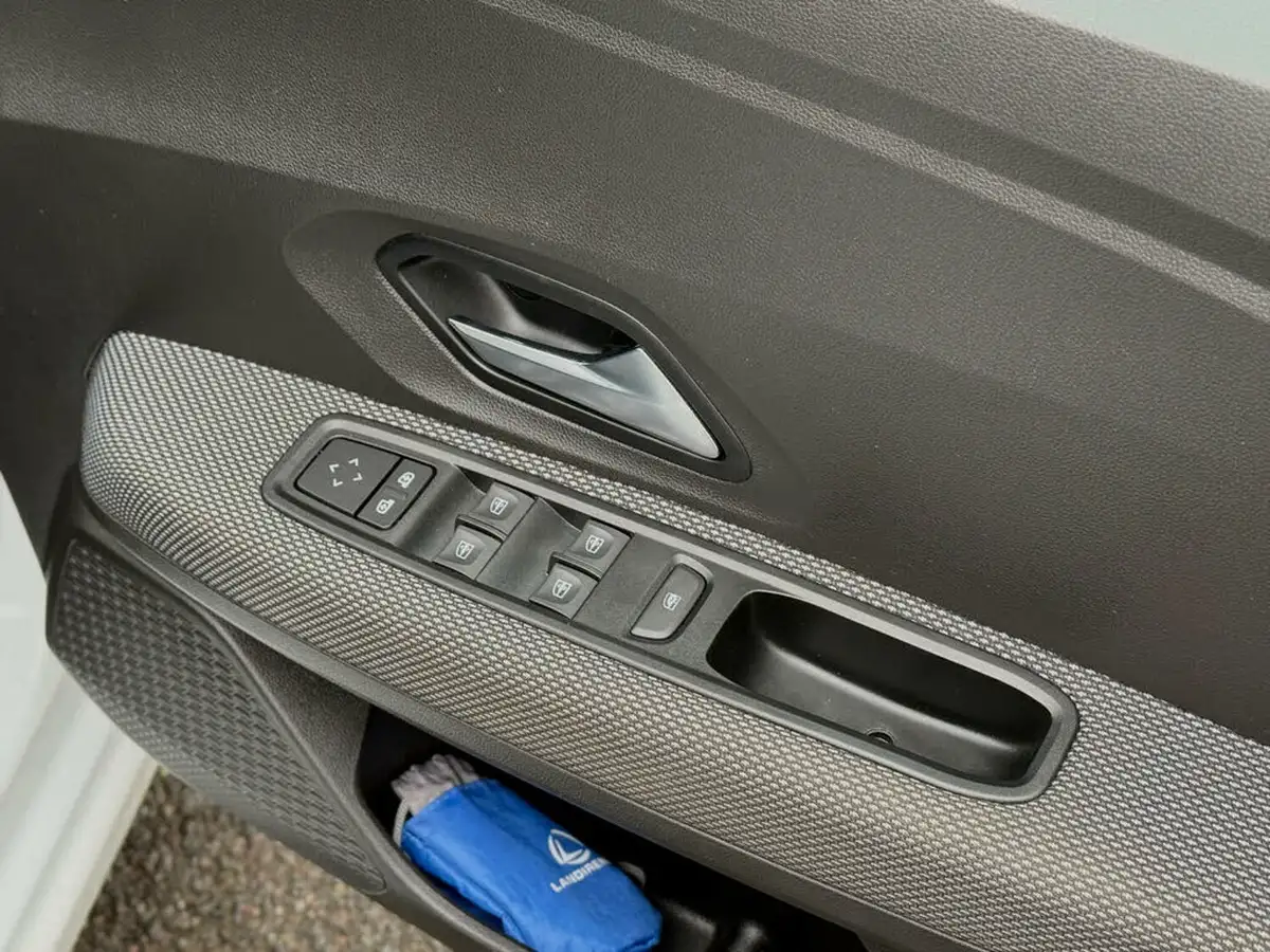 2022-dacia-sandero-10-tce-comfort-90bhp-big-9