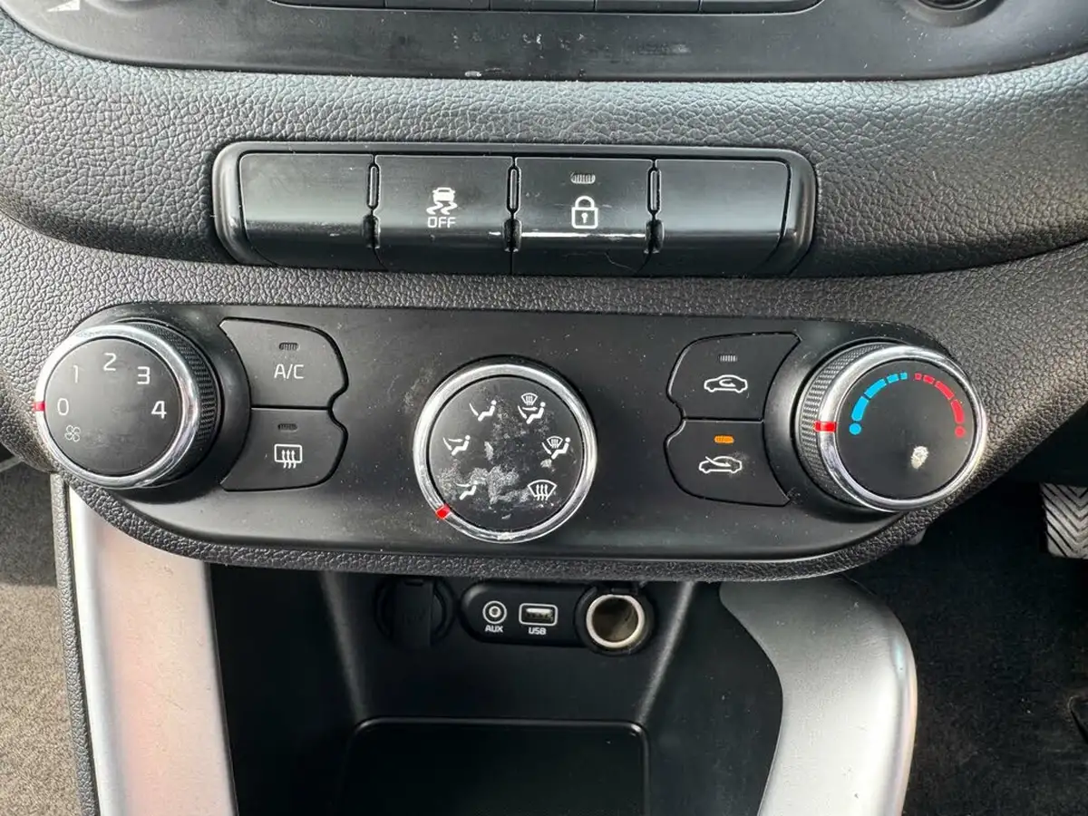 2016-kia-ceed-16crdi-2-hatchback-big-40
