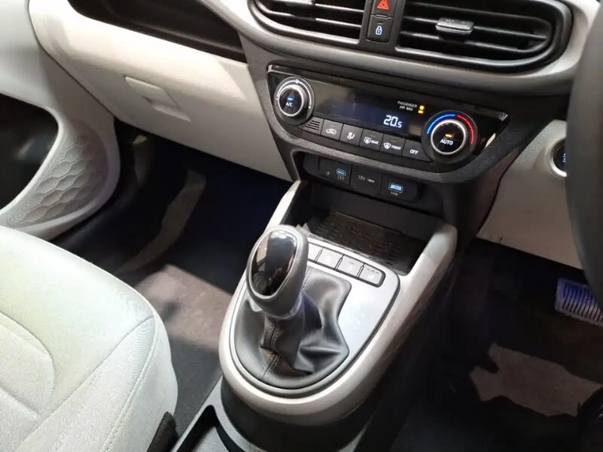 2024-hyundai-i10-10-premium-63ps-auto-big-14