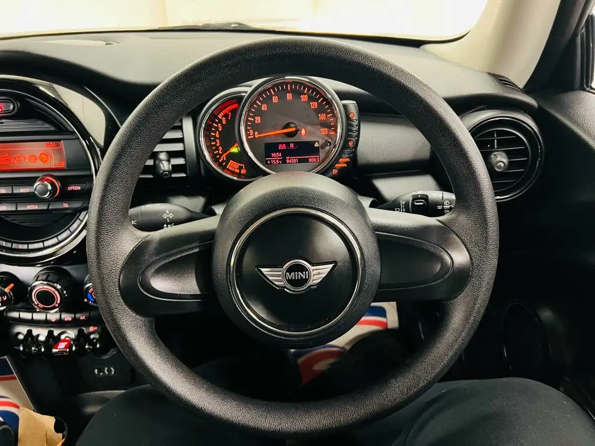 2017-mini-cooper-12-one-3d-big-25