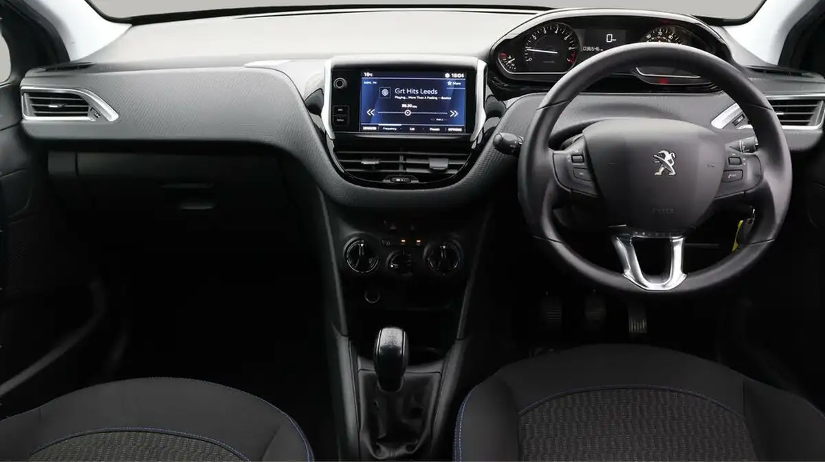 2019-peugeot-208-12-puretech-signature-big-12