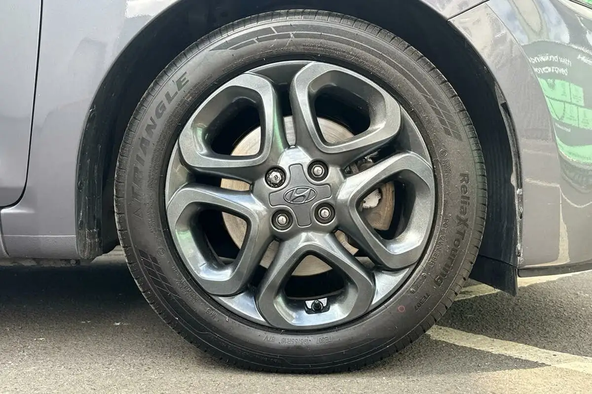 2020-hyundai-i20-10-t-gdi-play-big-4