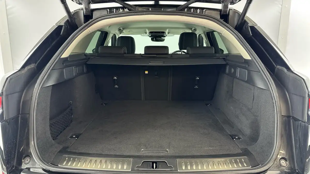 2022-land-rover-range-rover-velar-20-d200-velar-big-14