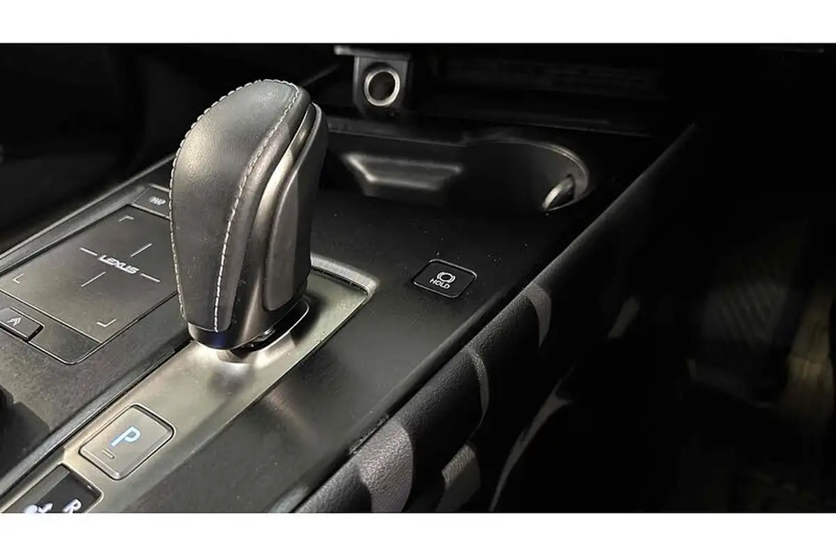 2021-lexus-ux-300e-e-ux-big-58