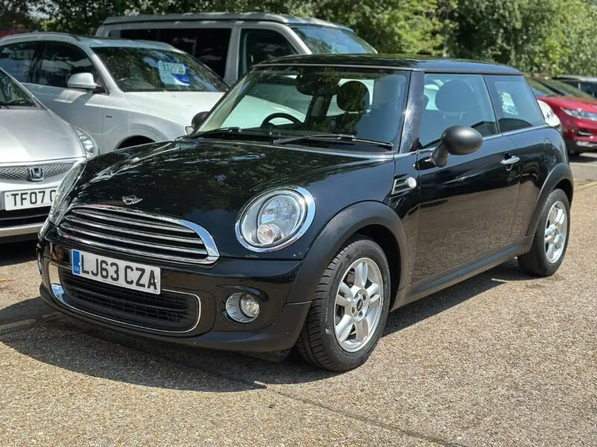 2013-mini-cooper-16-one-98bhp-sport-chili-hatchback-3d-big-8