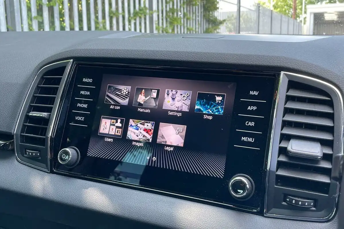 2023-skoda-karoq-15-tsi-se-l-dsg-big-19