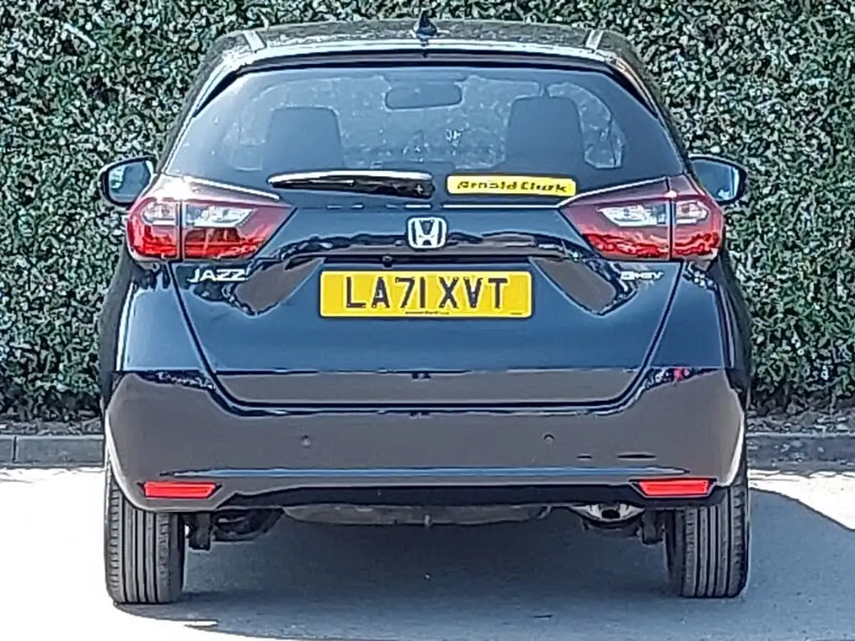 2022-honda-jazz-15-i-mmd-ex-107ps-big-17