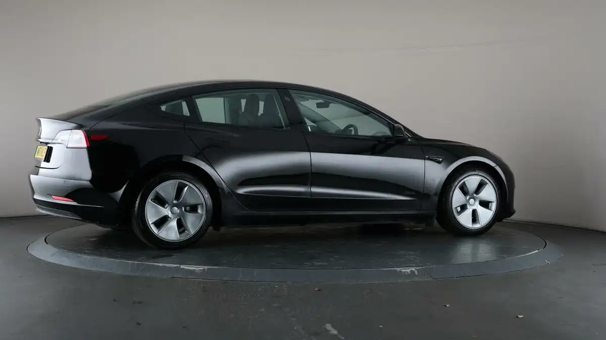 2021-tesla-model-3-e-long-range-awd-big-63