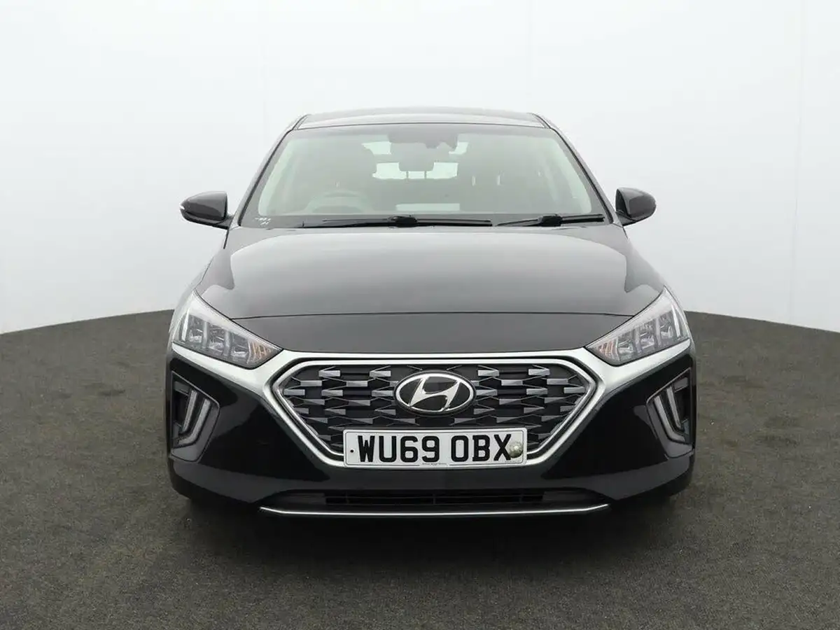 2019-hyundai-ioniq-16-gdi-premium-plug-in-hybrid-big-3