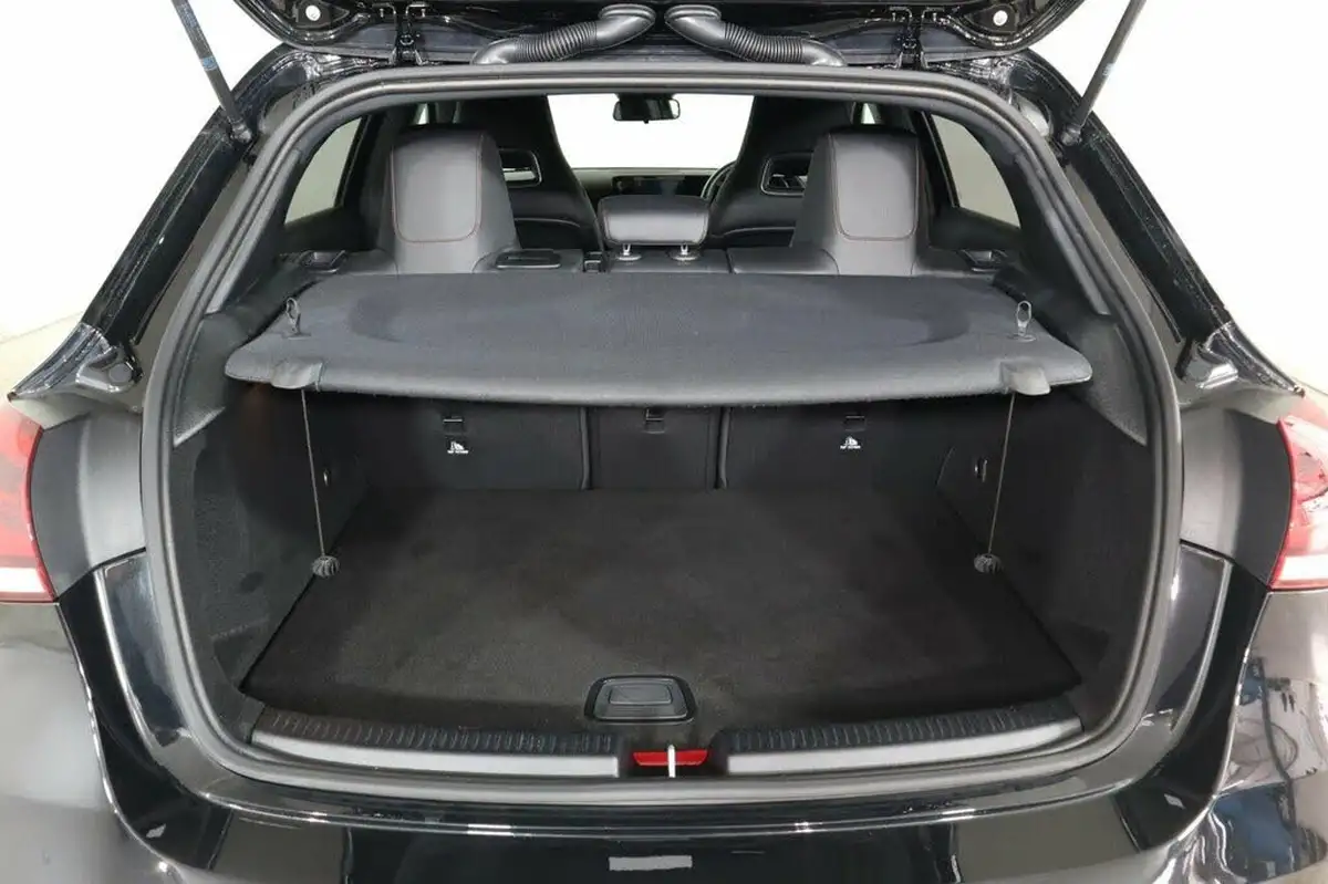 2020-mercedes-benz-a-class-13-a250e-amg-line-hatchback-5d-big-48