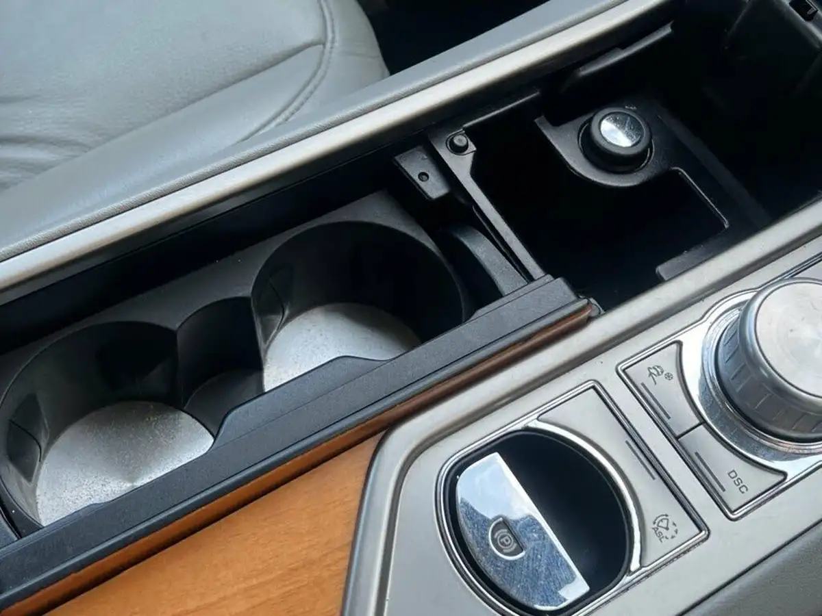 2010-jaguar-xf-30-luxury-big-44