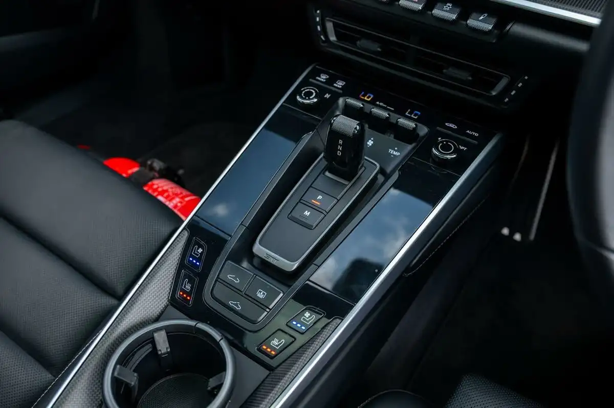 2023-porsche-911-38-turbo-coupe-big-50