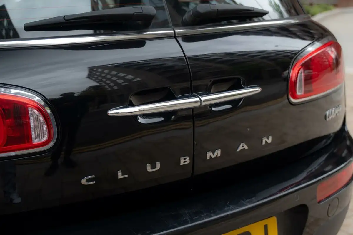 2018-mini-clubman-15-cooper-ss-big-18