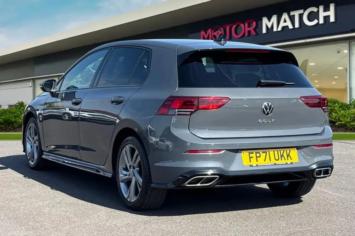 2022-volkswagen-golf-15-tsi-r-line-130ps-hatchback-big-1