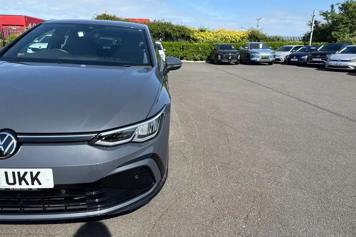 2022-volkswagen-golf-15-tsi-r-line-130ps-hatchback-big-25
