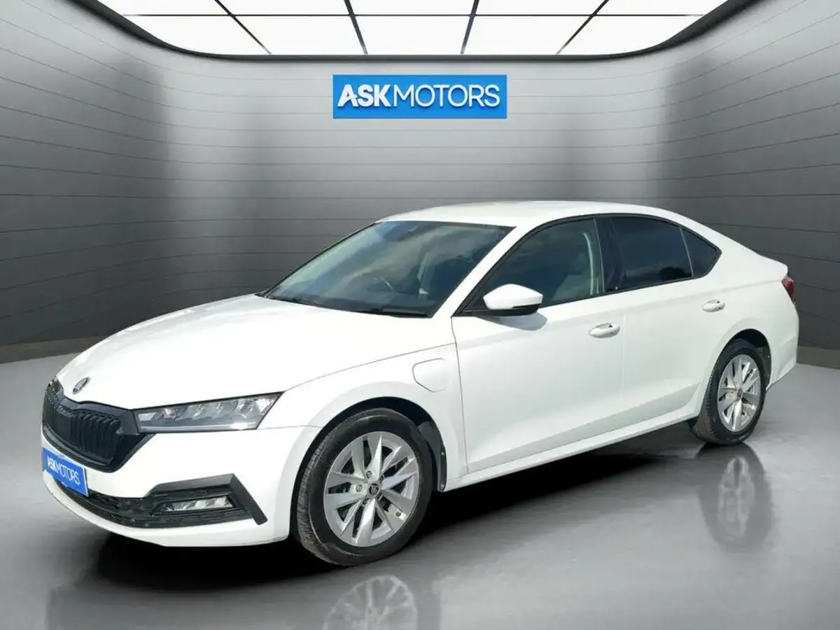 2021-skoda-octavia-big-0