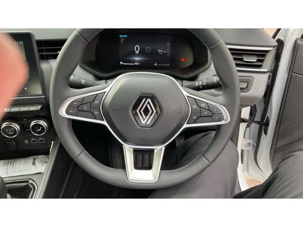 2024-renault-clio-10-tce-evolution-big-9