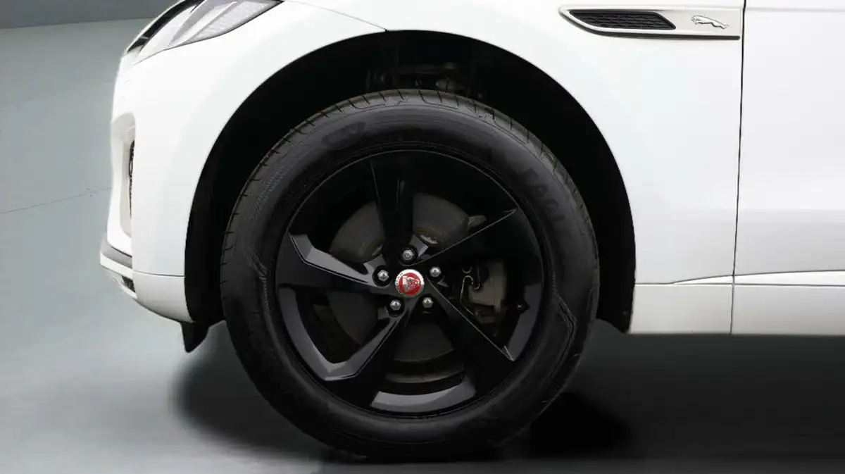 2022-jaguar-f-pace-20-d200-r-dynamic-s-big-26
