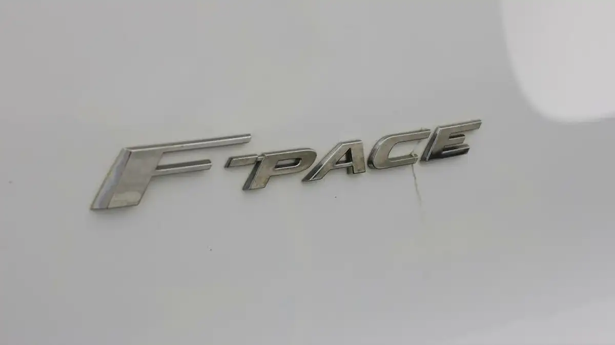 2022-jaguar-f-pace-20-d200-r-dynamic-s-big-30