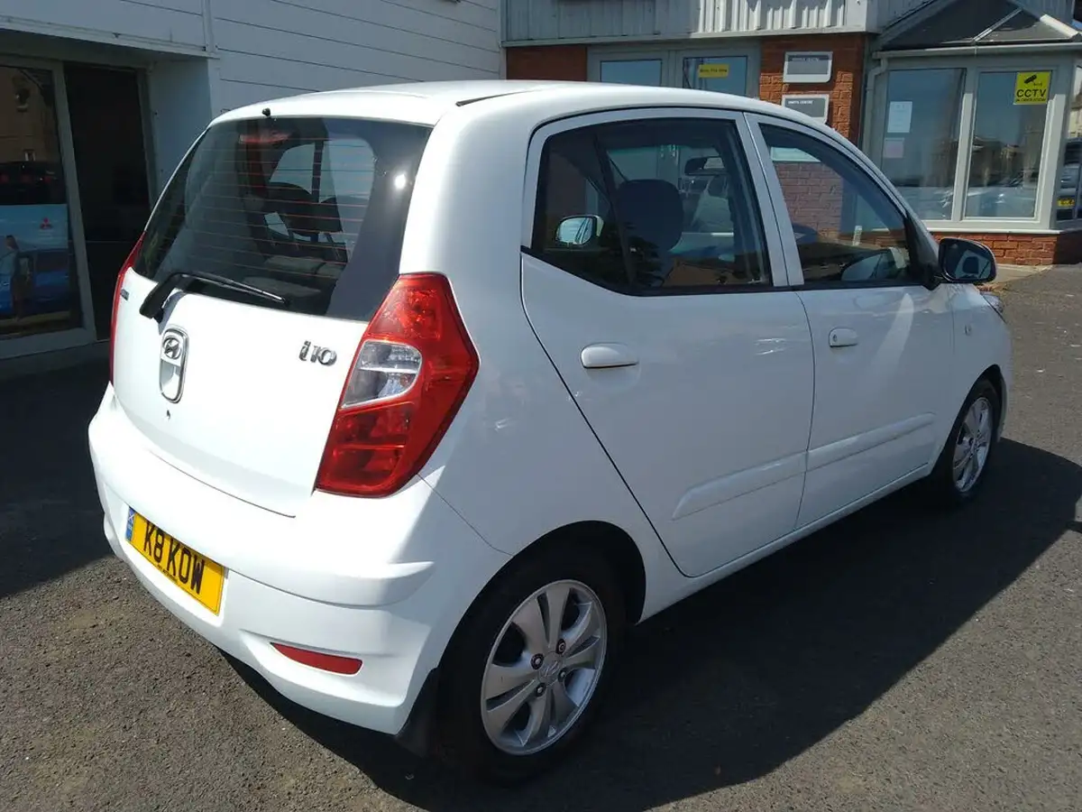 2012-hyundai-i10-12-active-big-7