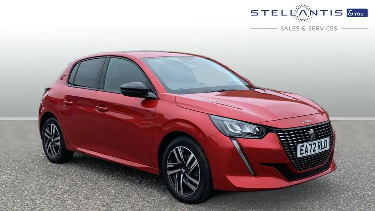 2023-peugeot-208-12-puretech-allure-premium-100ps-big-0