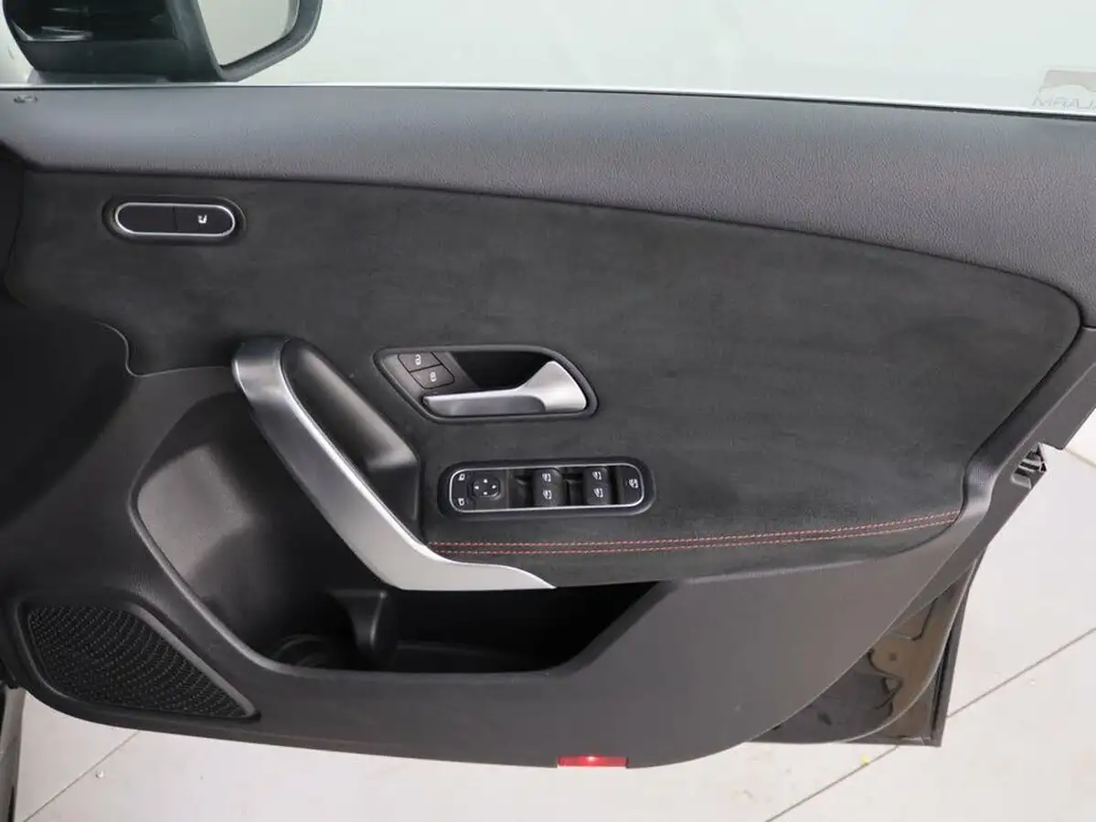 2020-mercedes-benz-a-class-13-a200-amg-line-hatchback-5d-7g-dct-big-24
