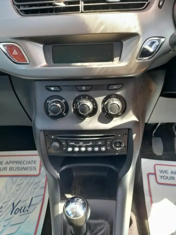 2013-citroen-c3-14hdi-vtr-big-15