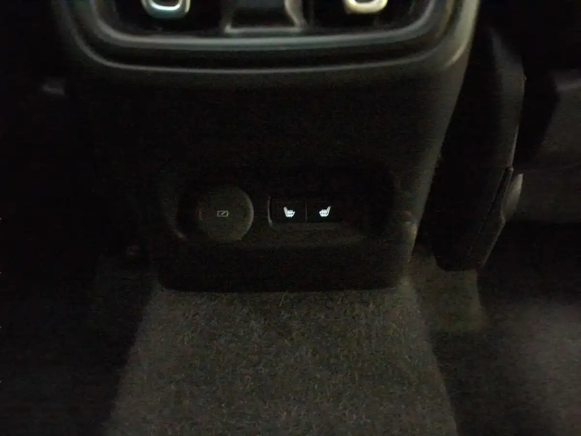2018-volvo-xc40-20td-d4-first-edition-big-36