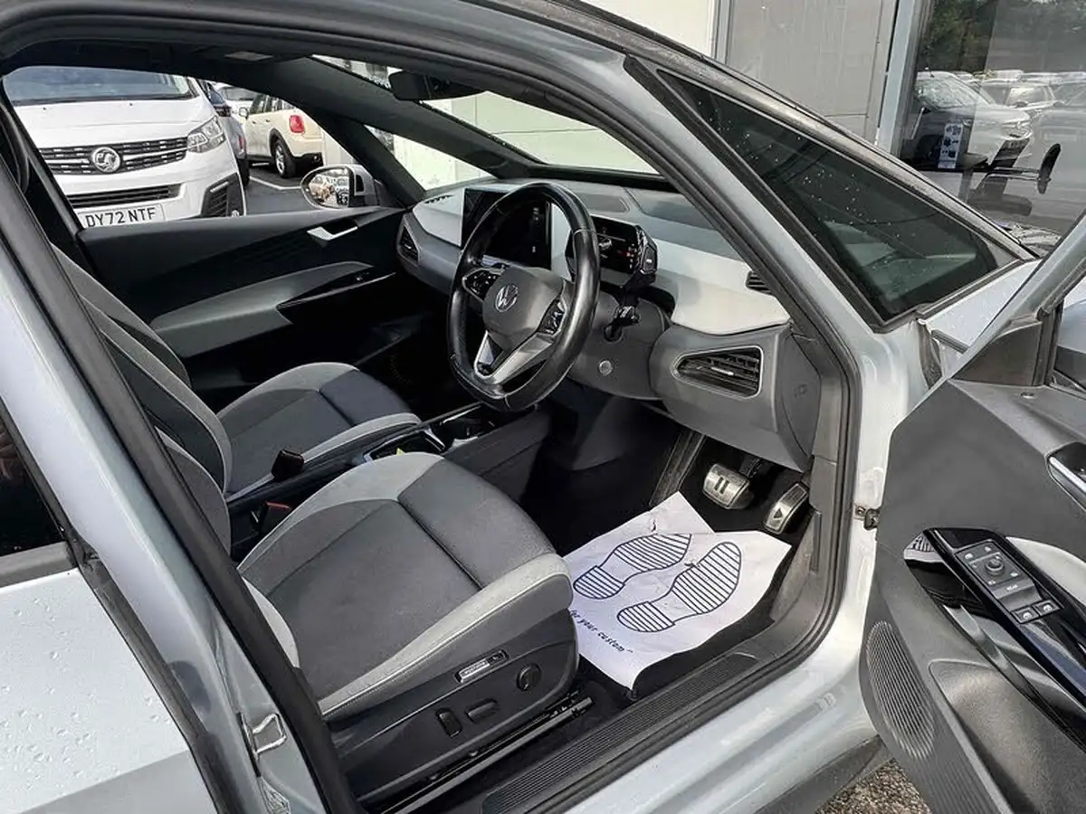 2021-volkswagen-id3-e-tour-big-20