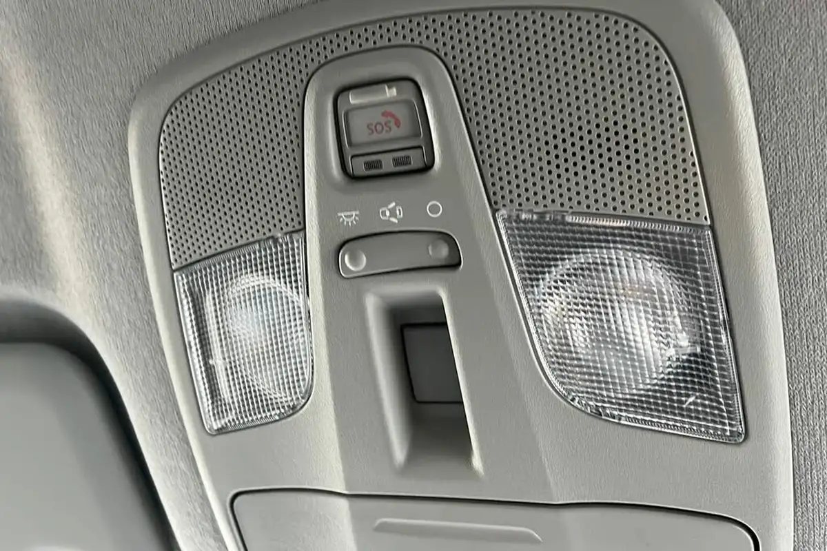 2024-suzuki-s-cross-15-motion-big-51