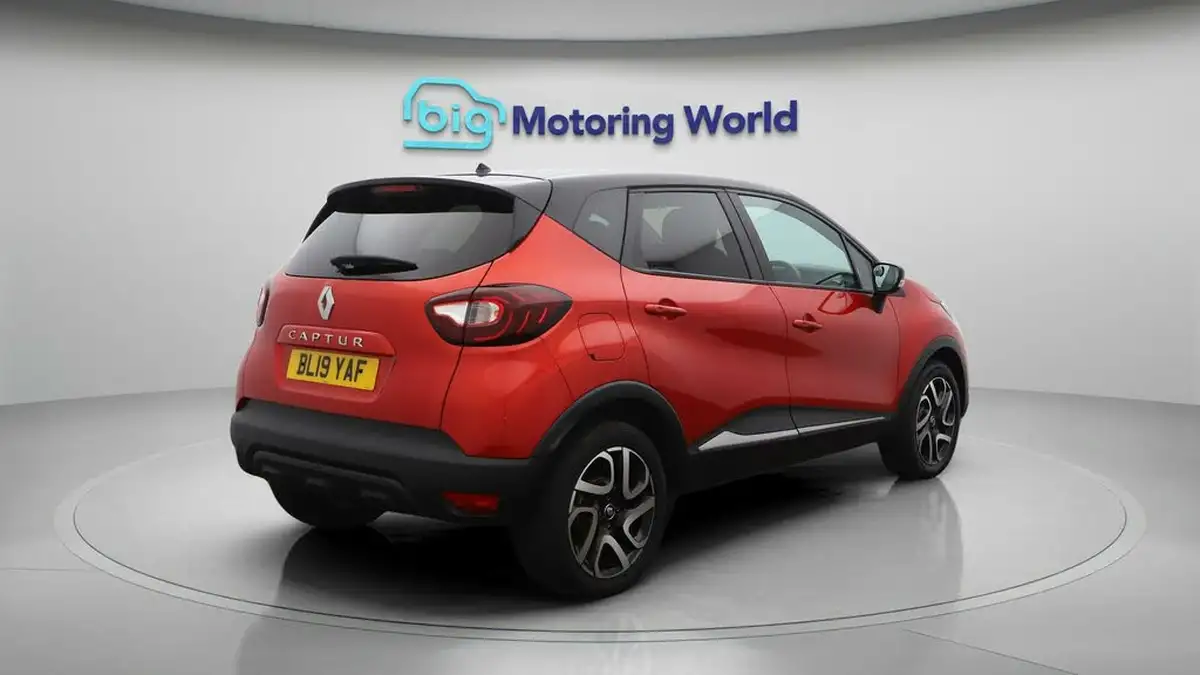 2019-renault-captur-09-tce-iconic-big-7