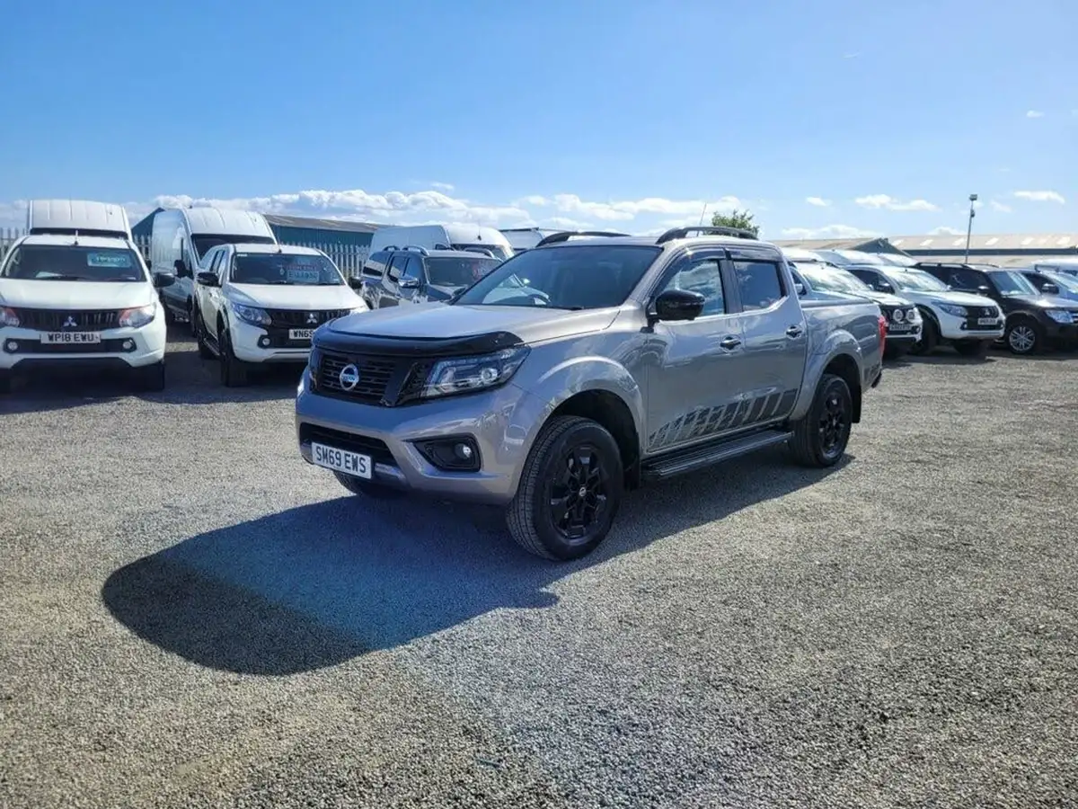 2019-nissan-navara-23dci-tt-n-guard-8-navileathersunroof-big-3