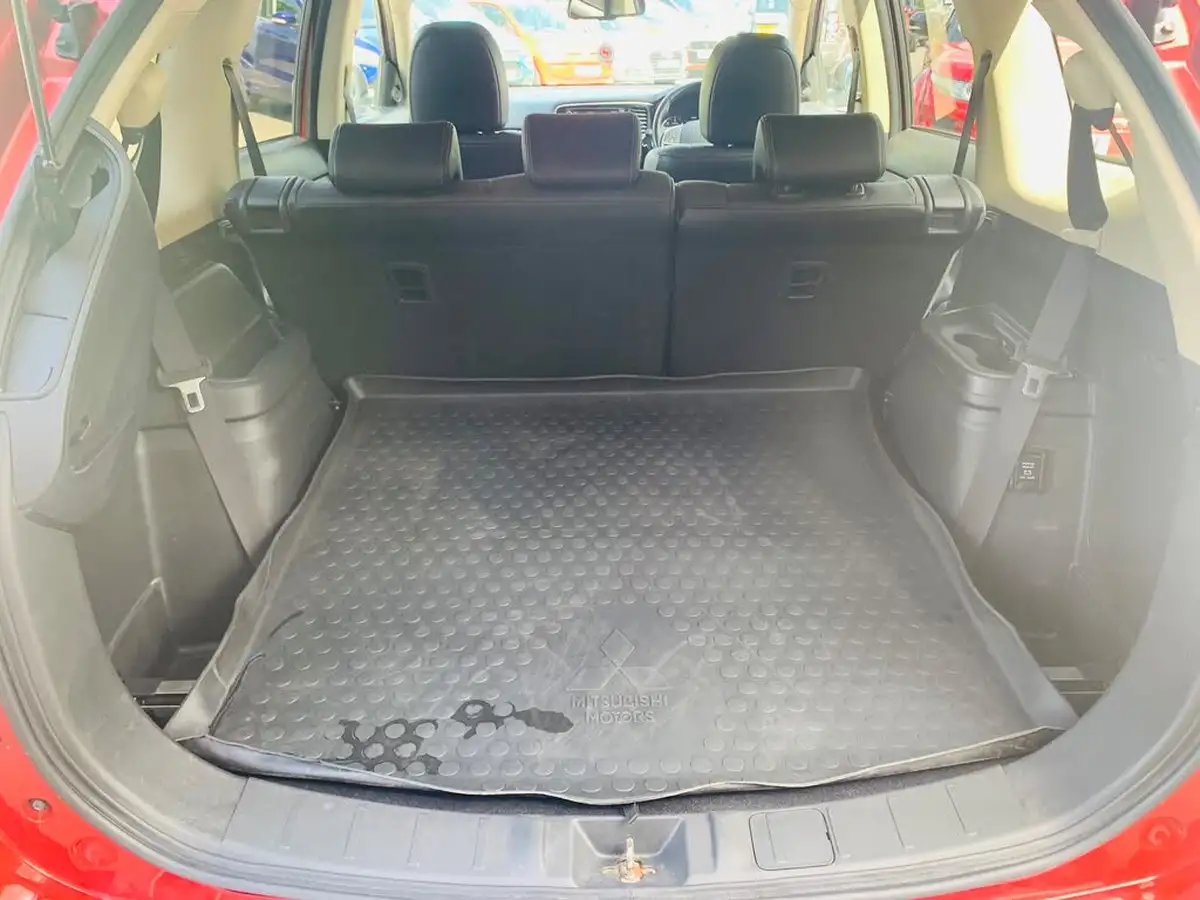 2018-mitsubishi-outlander-22di-d-4-big-13