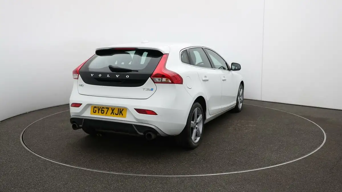 2018-volvo-v40-20-t3-r-design-nav-plus-big-52