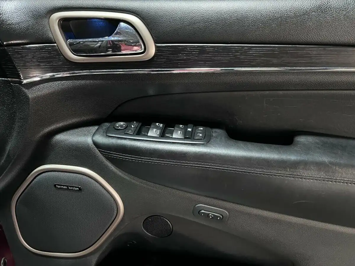 2017-jeep-grand-cherokee-30crd-summit-big-25