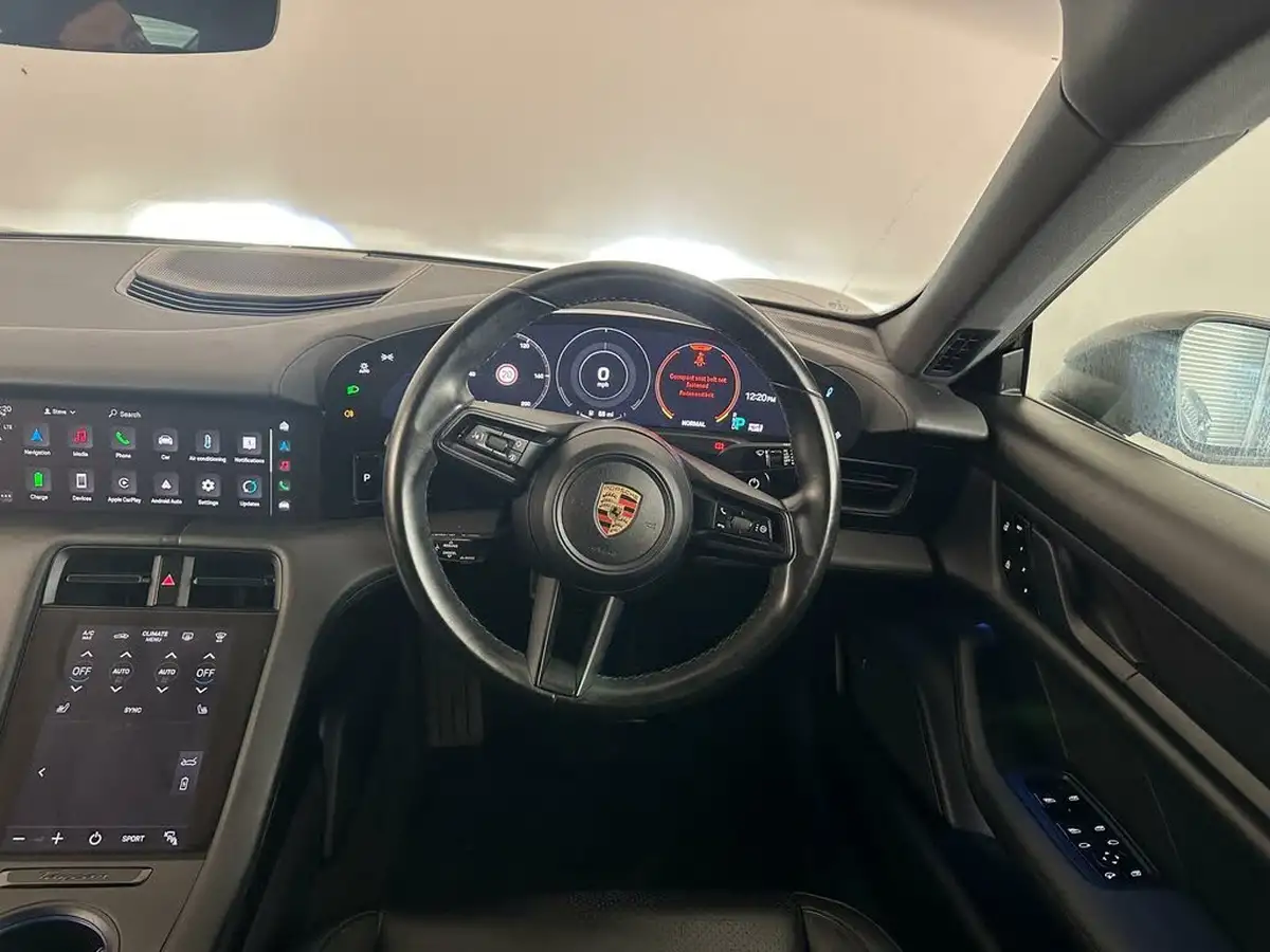 2021-porsche-taycan-e-base-476ps-performance-battery-plus-big-9
