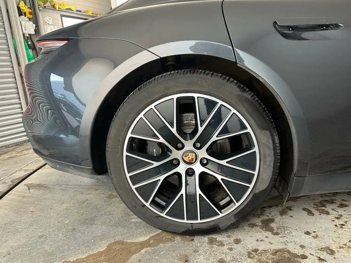 2021-porsche-taycan-e-base-476ps-performance-battery-plus-big-33