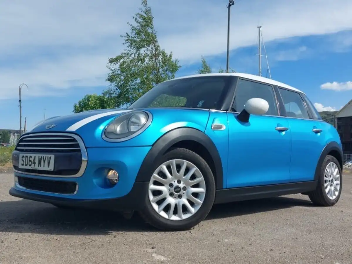 2014-mini-cooper-15-cooper-5d-big-14