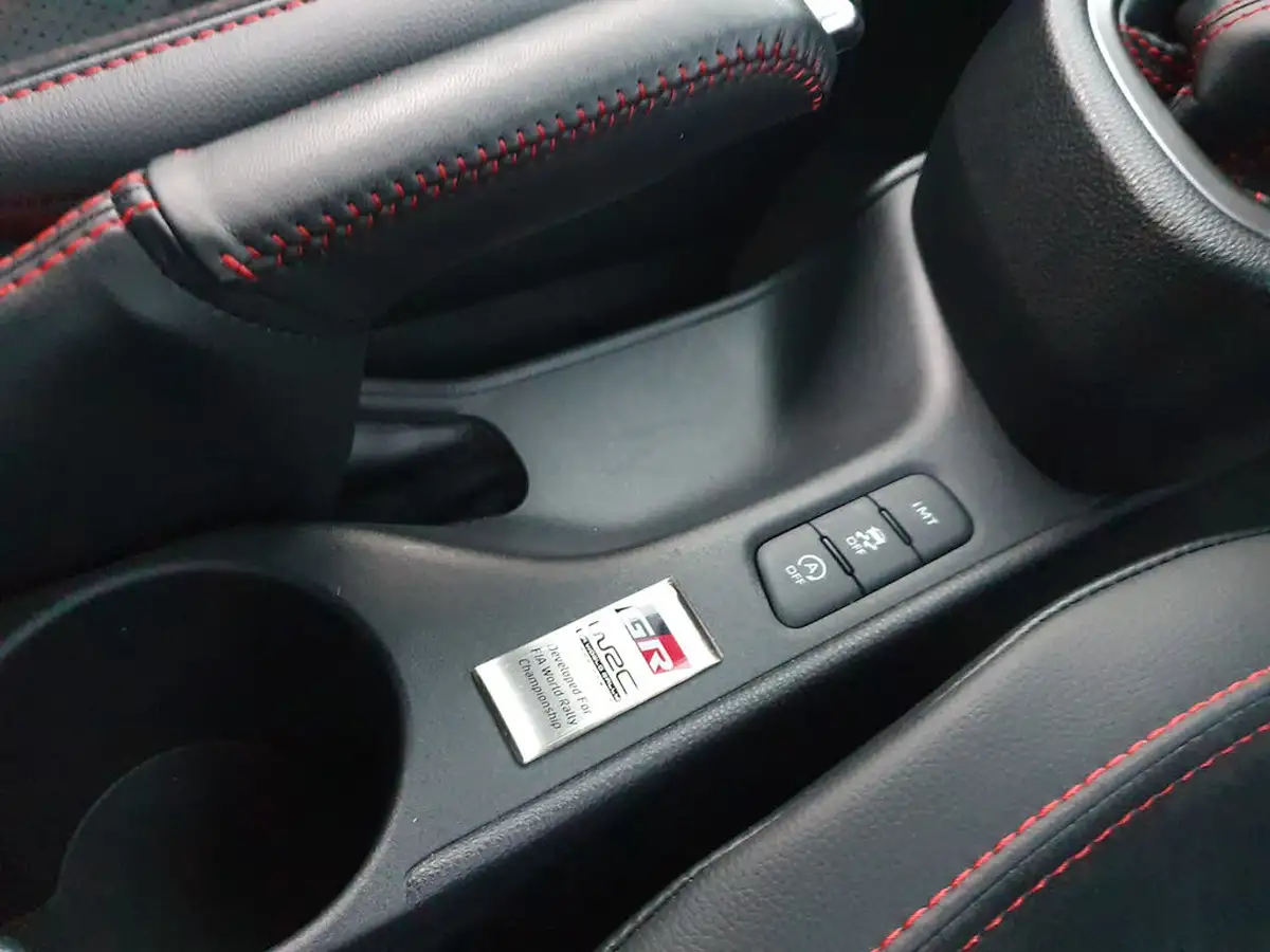 2021-toyota-yaris-16-gr-circuit-pack-big-25
