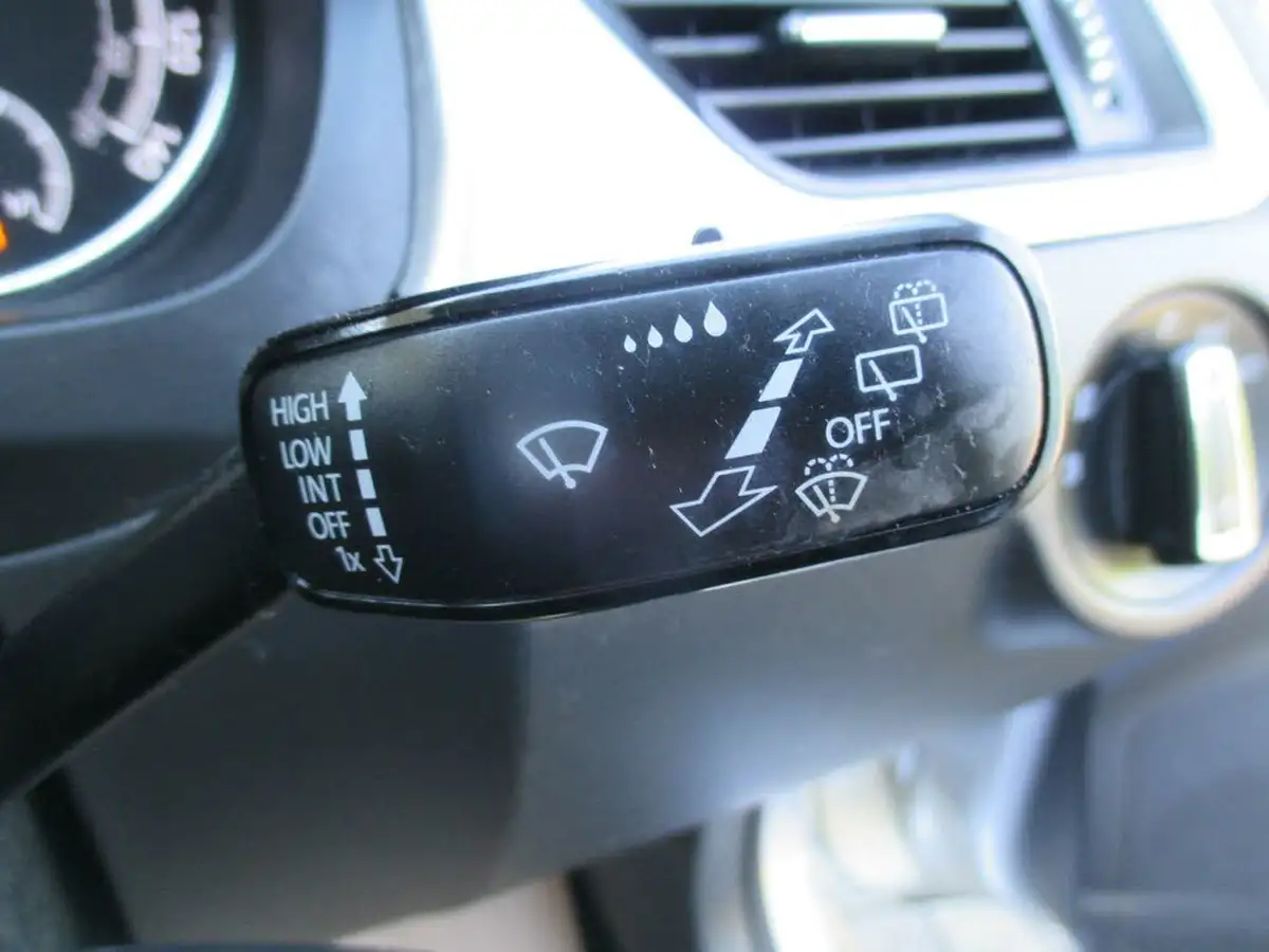 2018-skoda-rapid-spaceback-10-tsi-se-tech-95ps-ss-big-31