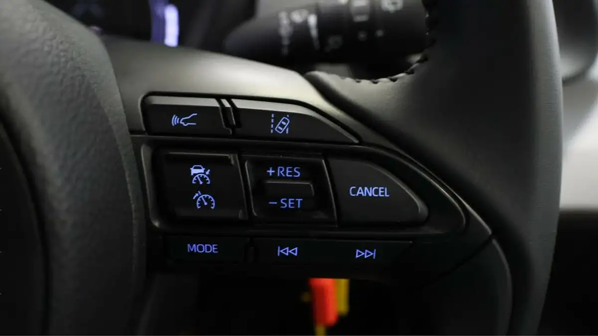 2023-toyota-aygo-x-10-vvt-i-pure-cvt-big-22