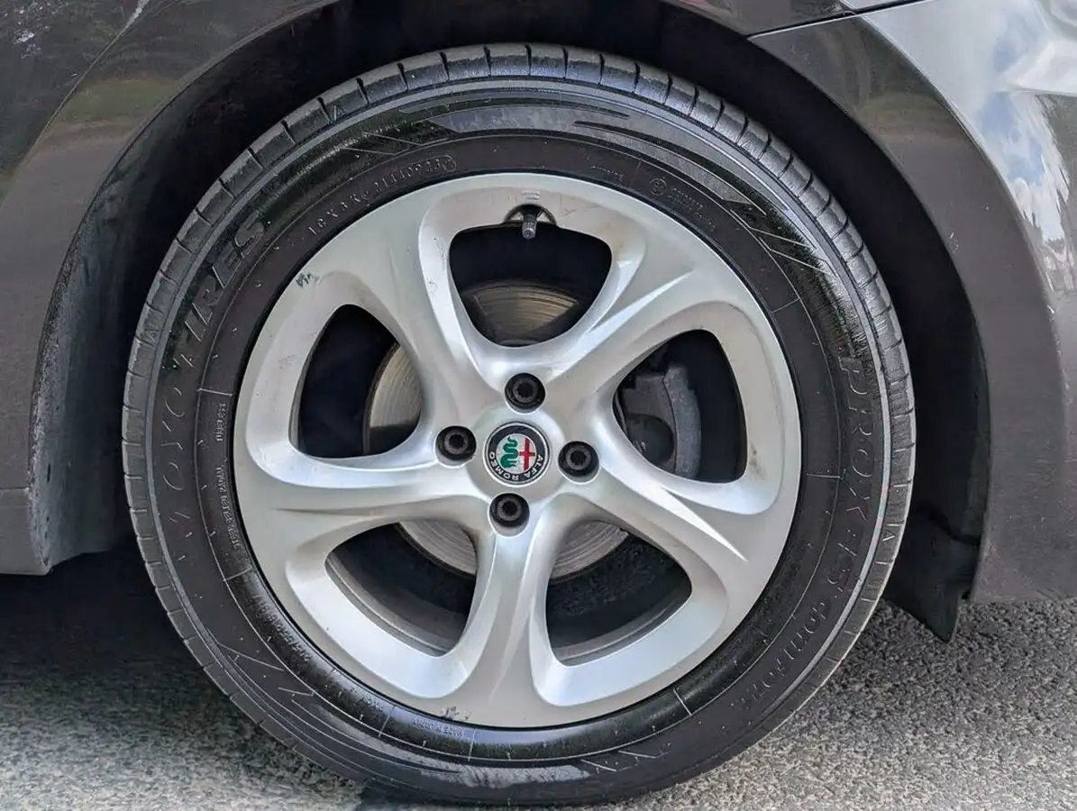 2019-alfa-romeo-mito-09-big-28