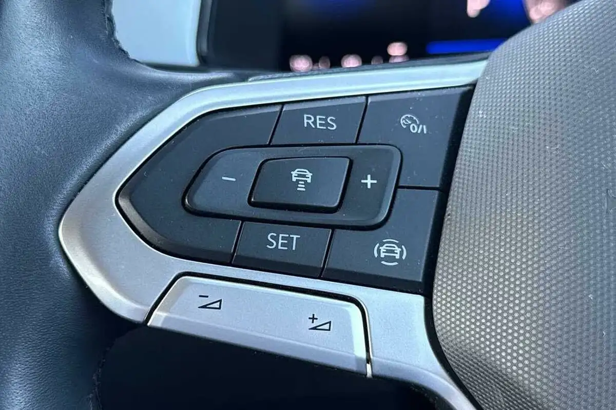 2023-volkswagen-t-roc-15-tsi-life-dsg-big-13