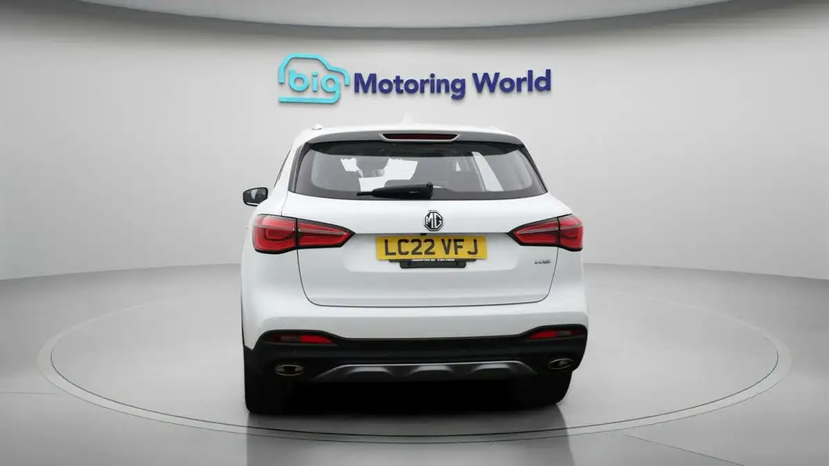 2022-mg-hs-15t-gdi-exclusive-162ps-big-6