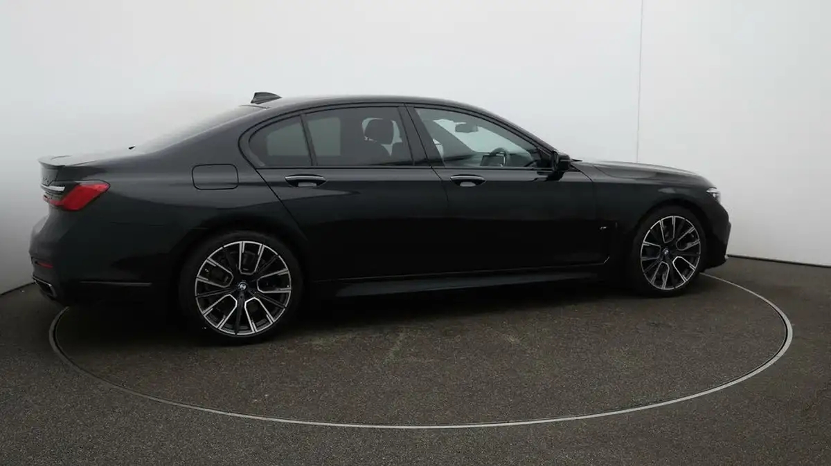 2019-bmw-7-series-30-745e-m-sport-big-50
