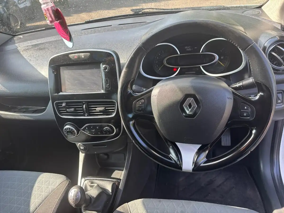 2015-renault-clio-09-dynamique-s-big-7